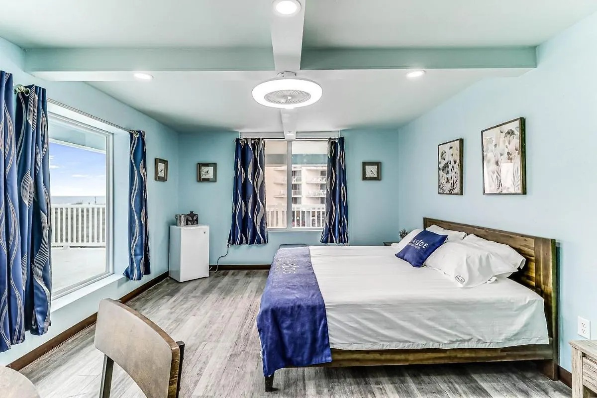 Seaside Boutique Hotel, Waves At Your Doorstep