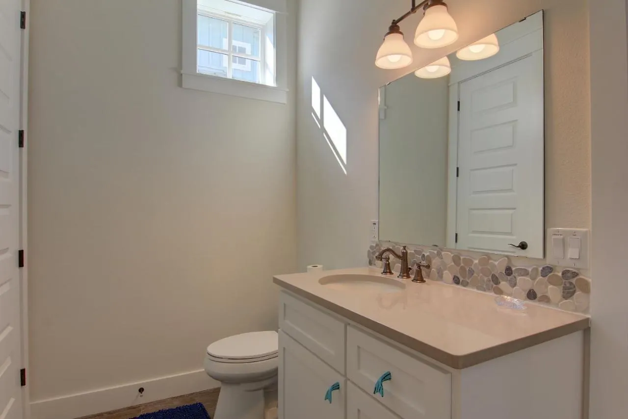 Cinnamon Shore- Salty Swag 122 Be Port Aransas