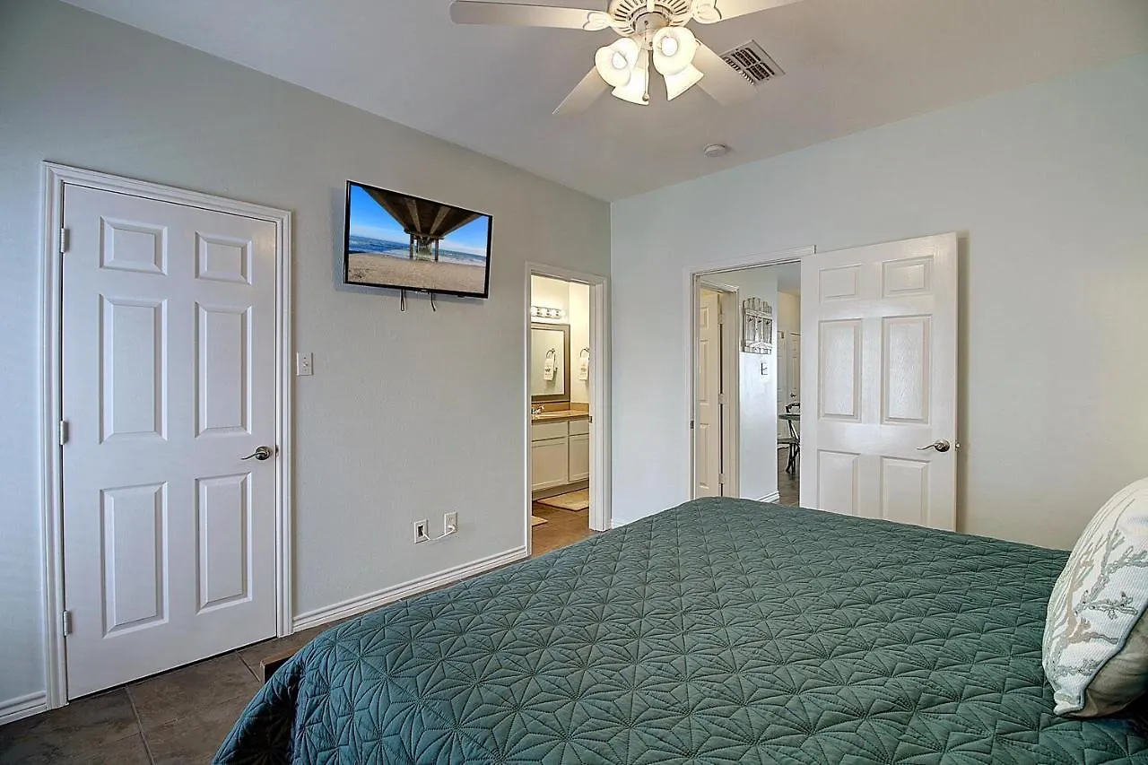 Lei Away Apartment