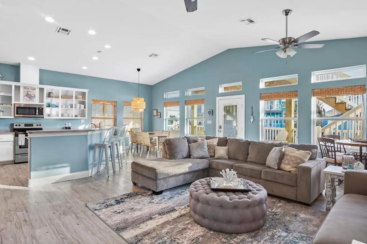 New 5 Bdrm W/pool, Observation Deck Walk To Beach!