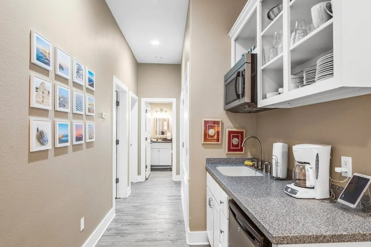 New 5 Bdrm W/pool, Observation Deck Walk To Beach! Port Aransas