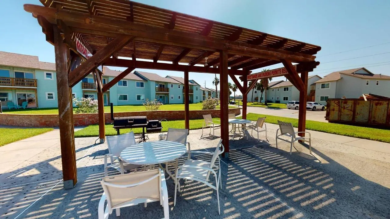 Holiday home Ah-a100 First Floor Condo, Newly Remodeled, Overlooks Shared Pool