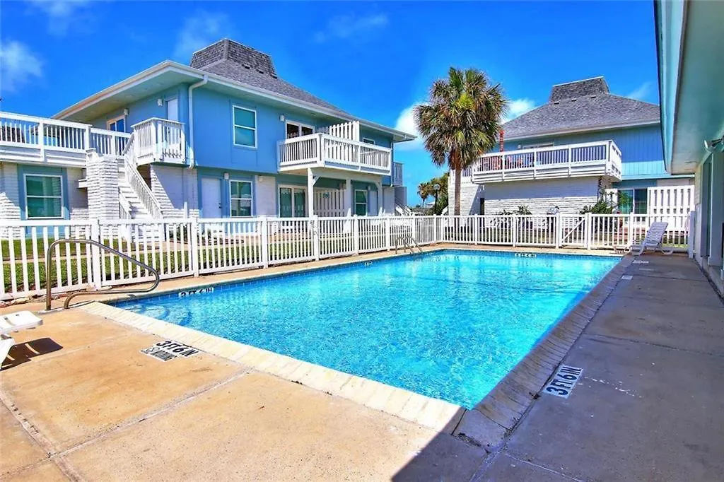 Ec110 Newly Renovated, 2 Bedroom First Floor Condo, Shared Pool & Grill, Boardwalk