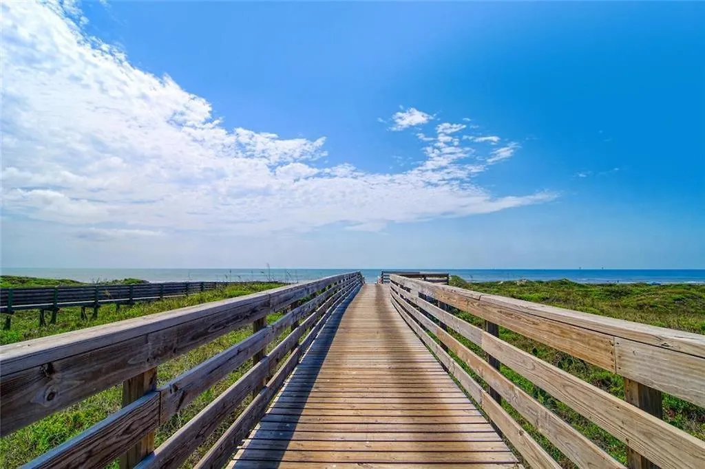 Ec110 Newly Renovated, 2 Bedroom First Floor Condo, Shared Pool & Grill, Boardwalk * Port Aransas