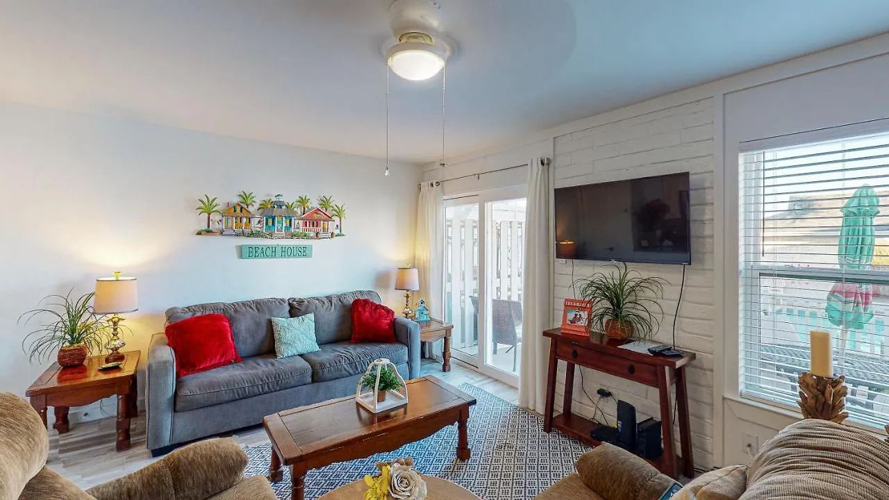Ec110 Newly Renovated, 2 Bedroom First Floor Condo, Shared Pool & Grill, Boardwalk *