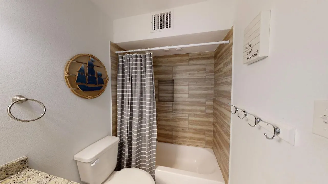 Ec110 Newly Renovated, 2 Bedroom First Floor Condo, Shared Pool & Grill, Boardwalk Apartment