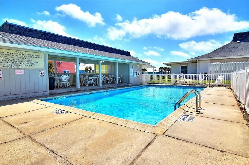 Ec110 Newly Renovated, 2 Bedroom First Floor Condo, Shared Pool & Grill, Boardwalk Apartment