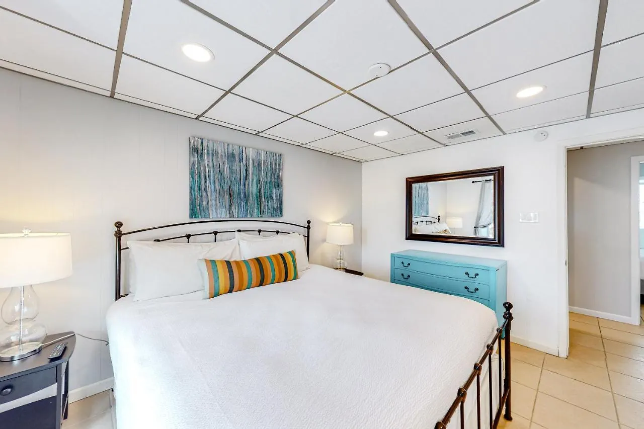 Apartment Unit 32, Island Retreat *