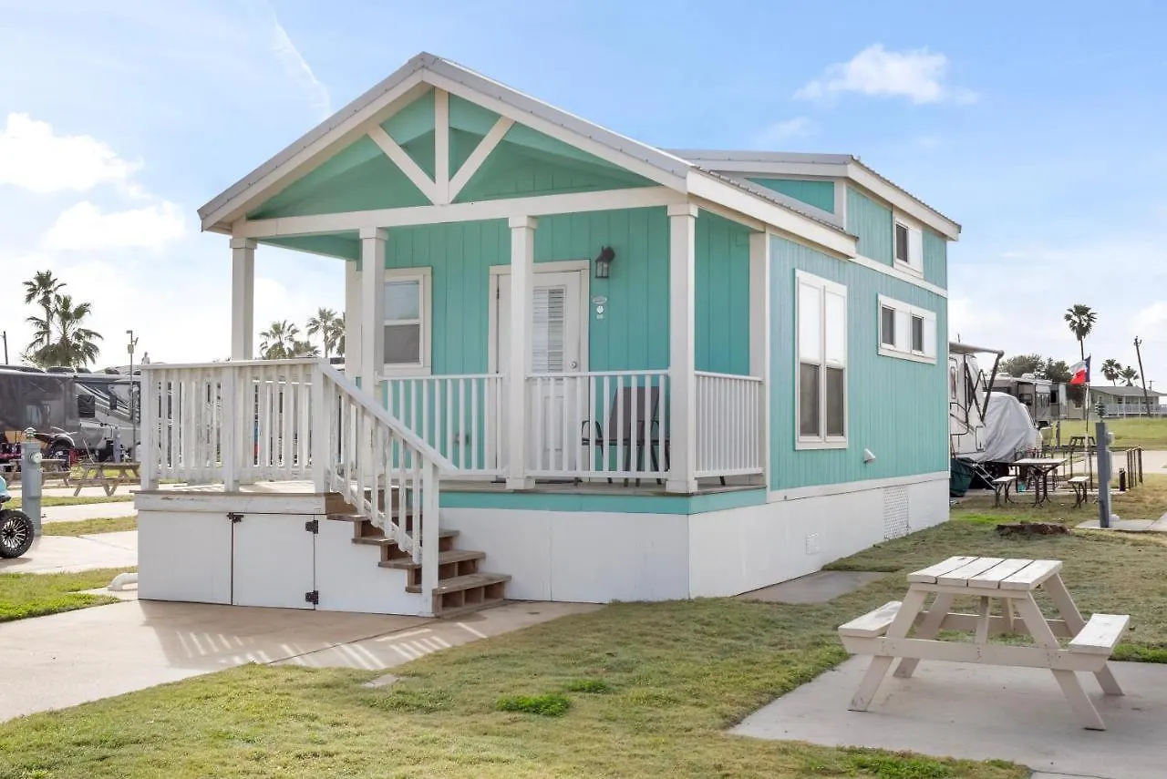 Tropic Island Motel