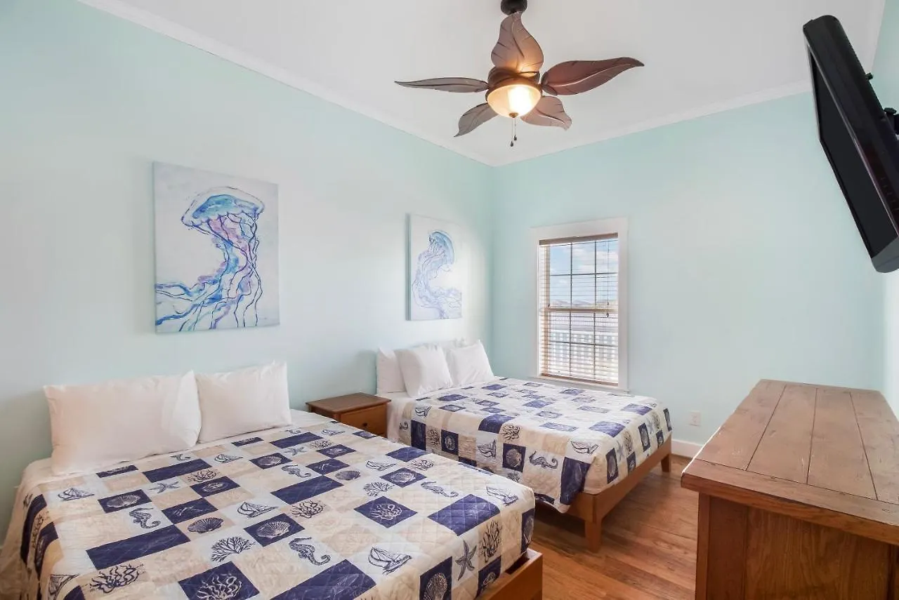 Tropic Island Motel 3*