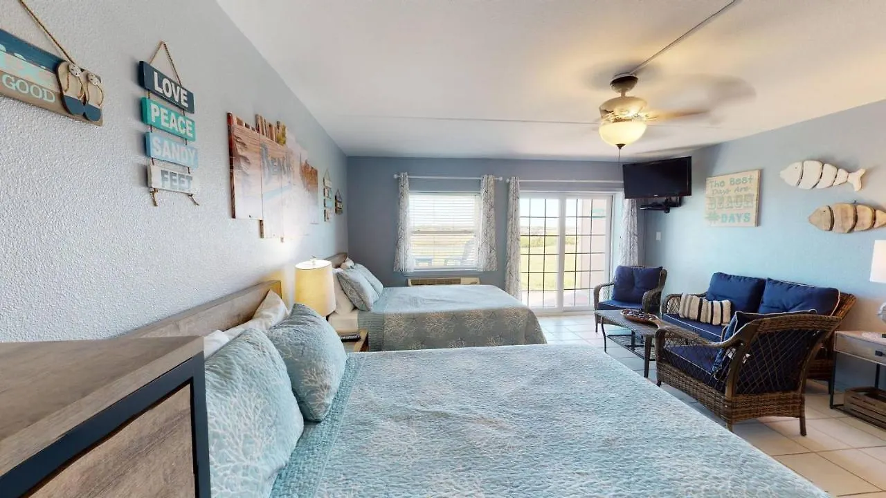 Ir142 1st Floor Condo, 2 Bed Studio, Shared Pool, Boardwalks To Beach Holiday home *