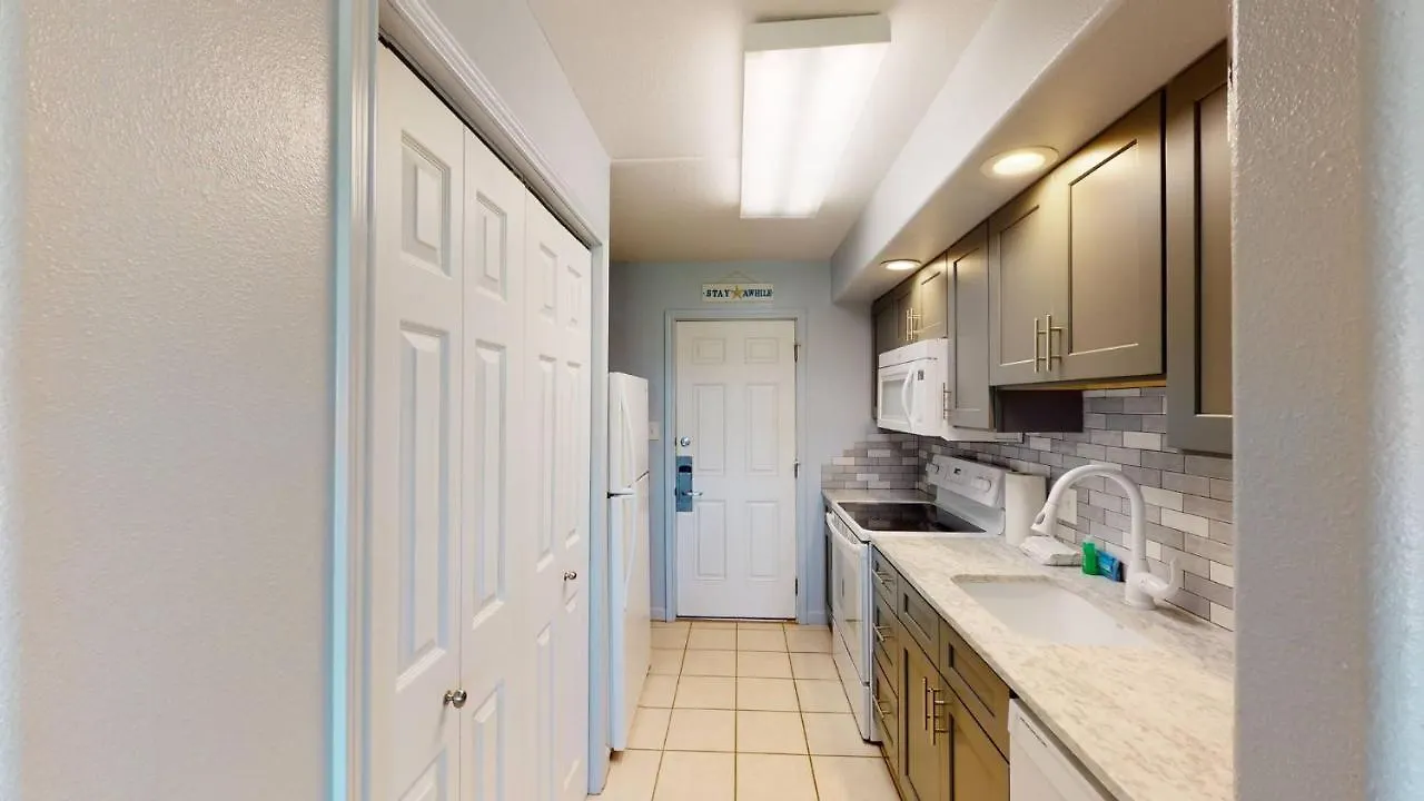 Ir142 1st Floor Condo, 2 Bed Studio, Shared Pool, Boardwalks To Beach Port Aransas