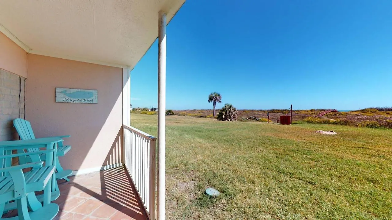 Holiday home Ir142 1st Floor Condo, 2 Bed Studio, Shared Pool, Boardwalks To Beach