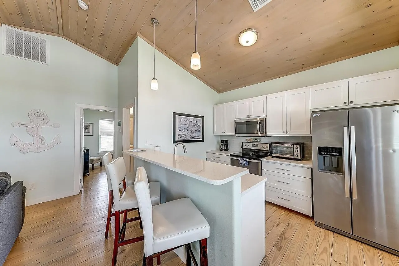 Eskridge Gem Unit B * Port Aransas