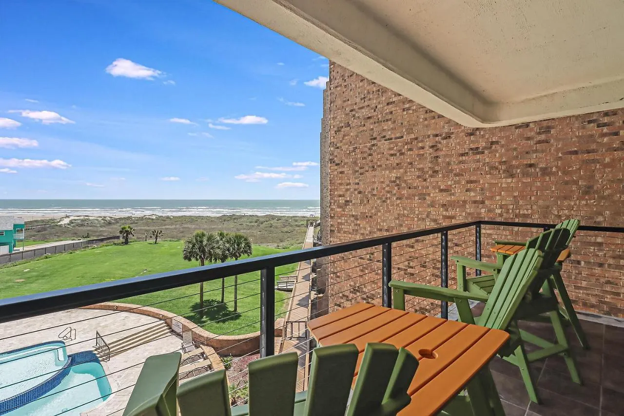 Soothing Sound And Phenomenal View Of The Ocean From Your Private Balcony In 2 Bedroom 2 Bath Holiday home