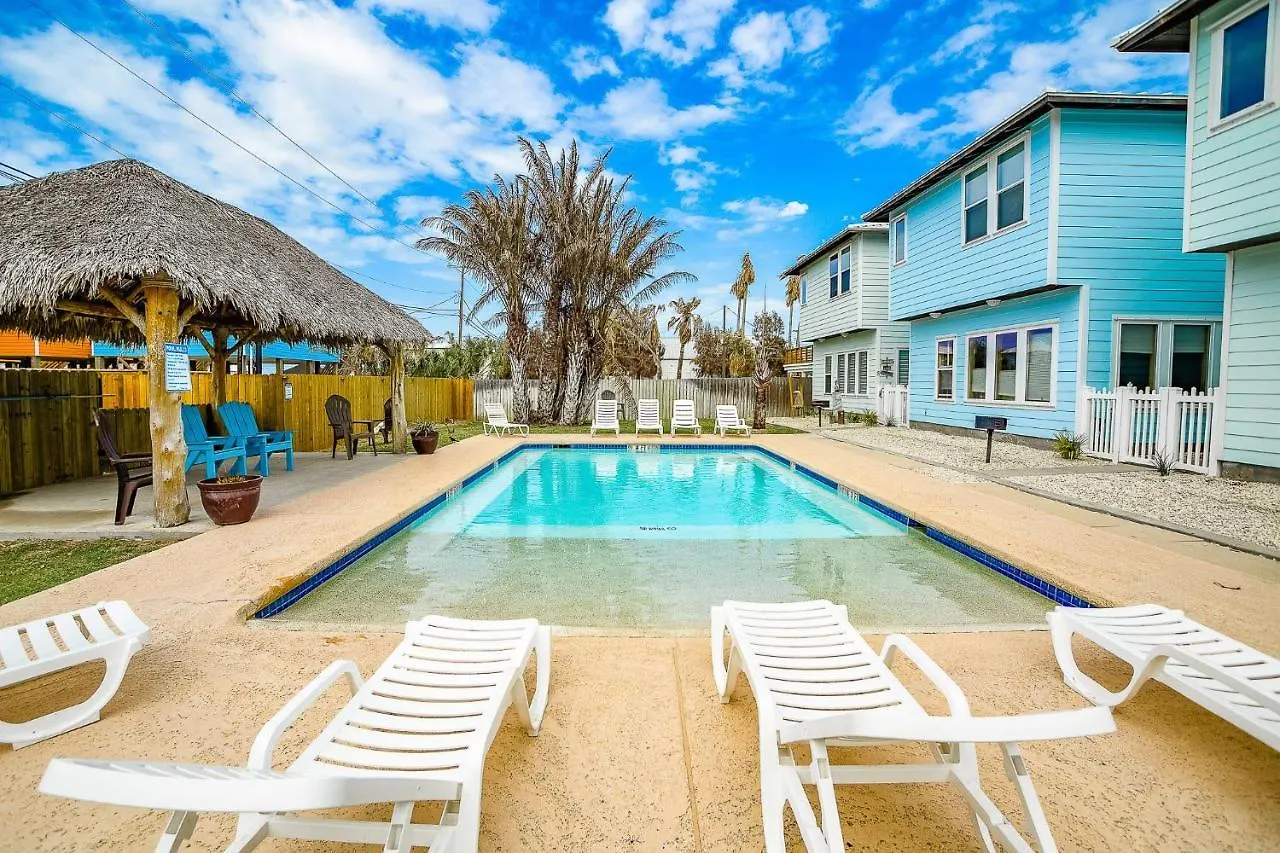 Pura Vida- In Downtown Port A, Overlooks Pool