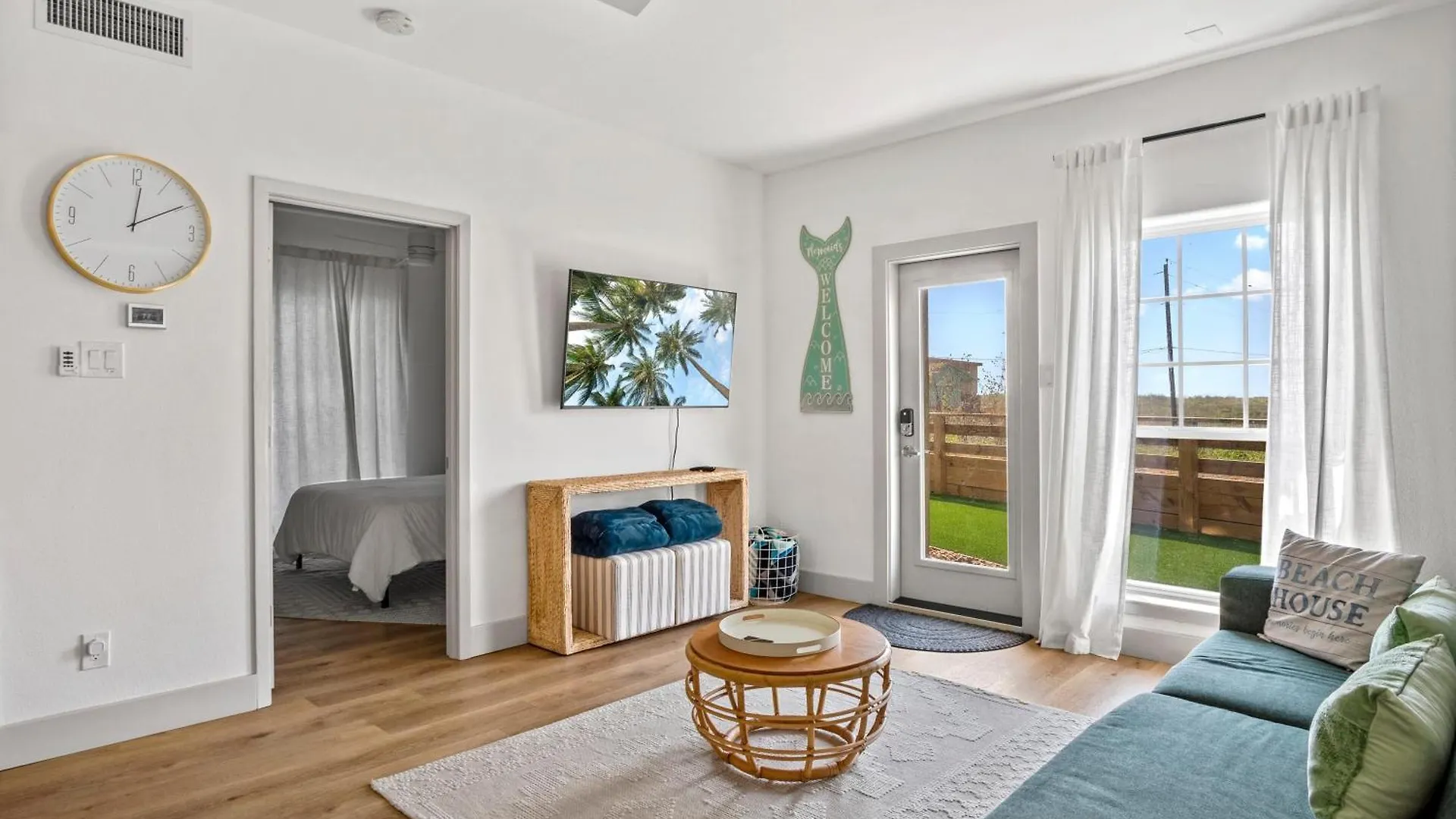 Tan Lines And Fine Wines Holiday home