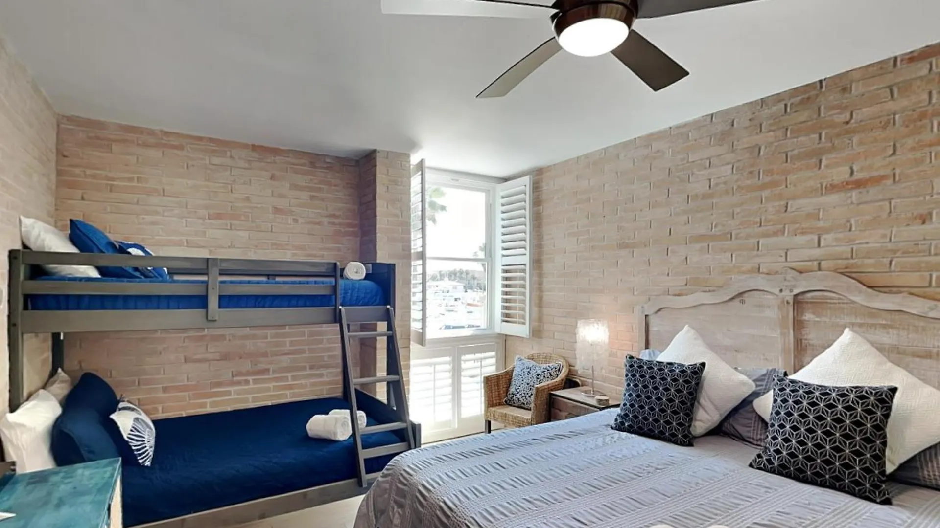 Apartment Channelview 117 *