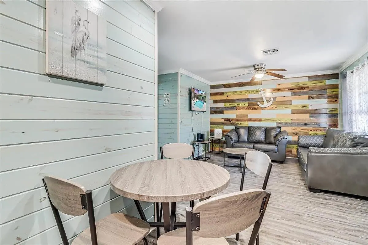 Blue Marlin Apartment *