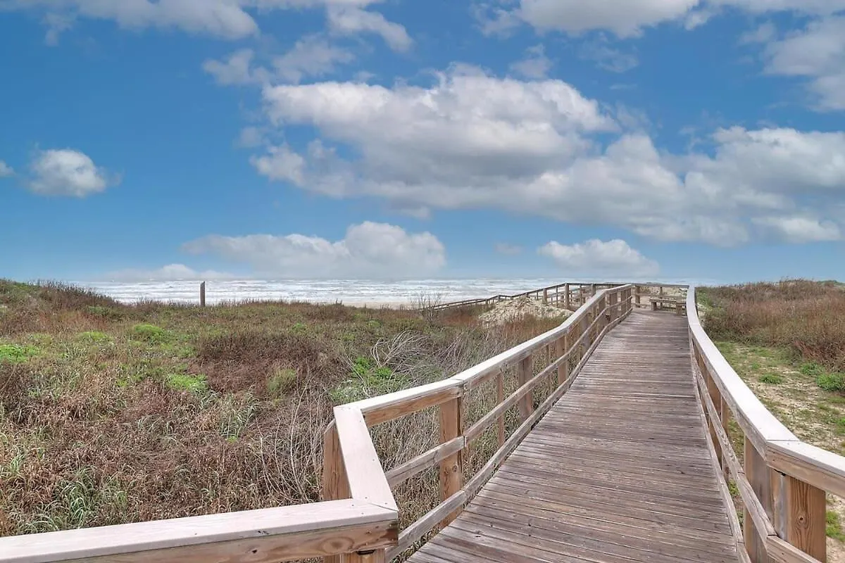 Gulf Retreat At Sea Sands Community Pool *