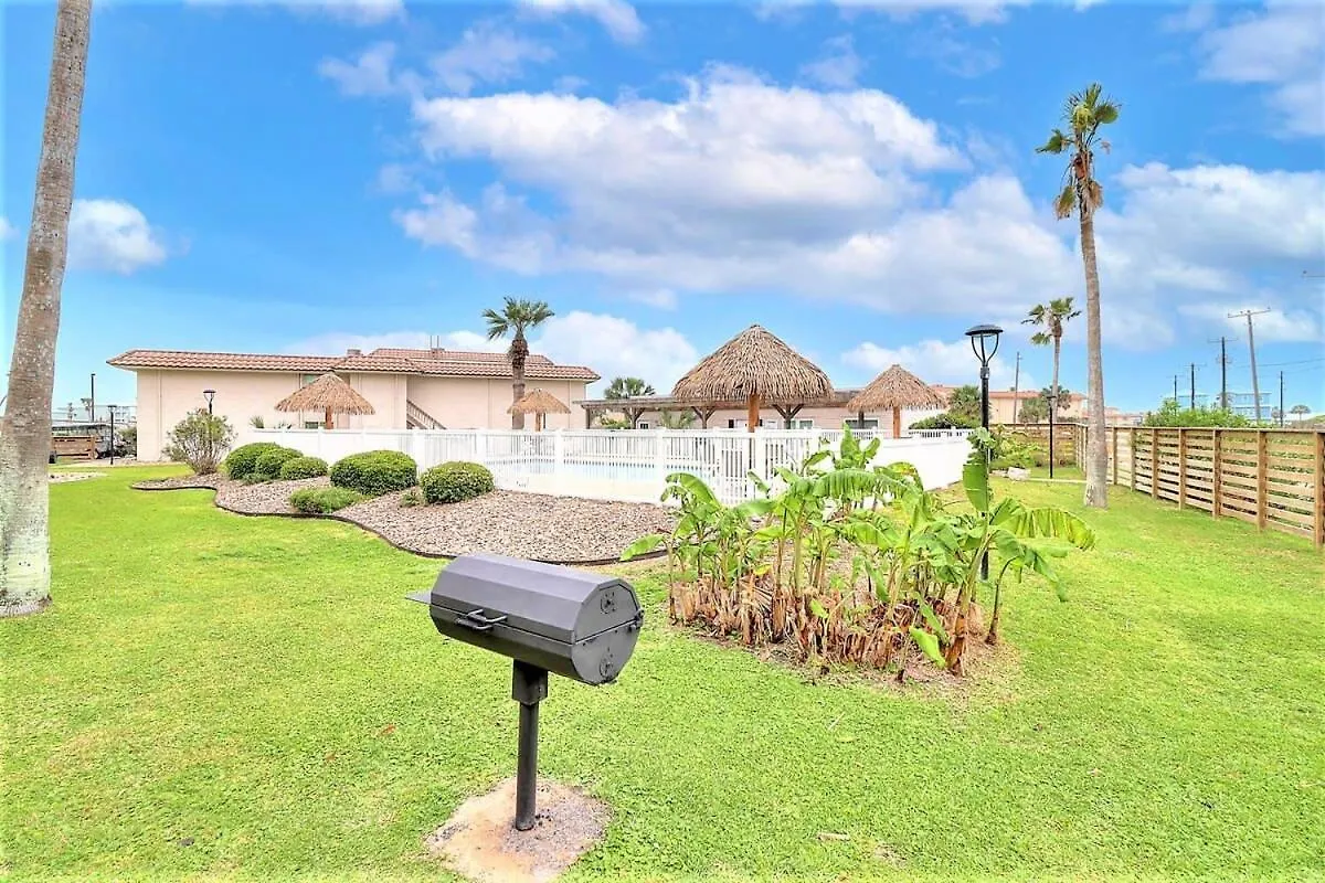 Gulf Retreat At Sea Sands Community Pool