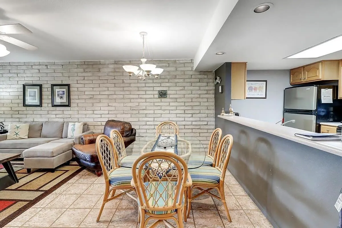 Gulf Retreat At Sea Sands Community Pool * Port Aransas