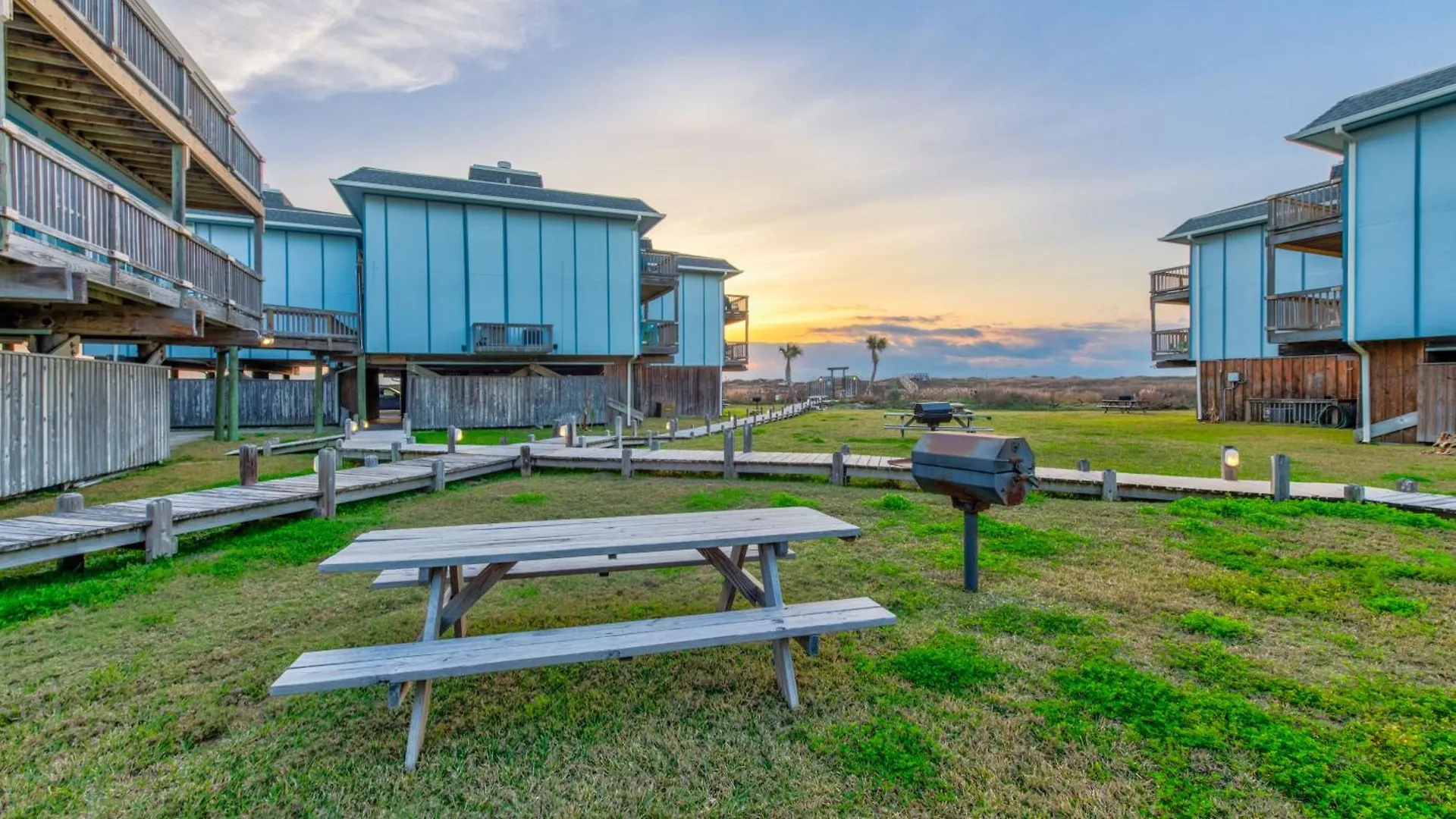 Holiday home Anchors Away 503bh