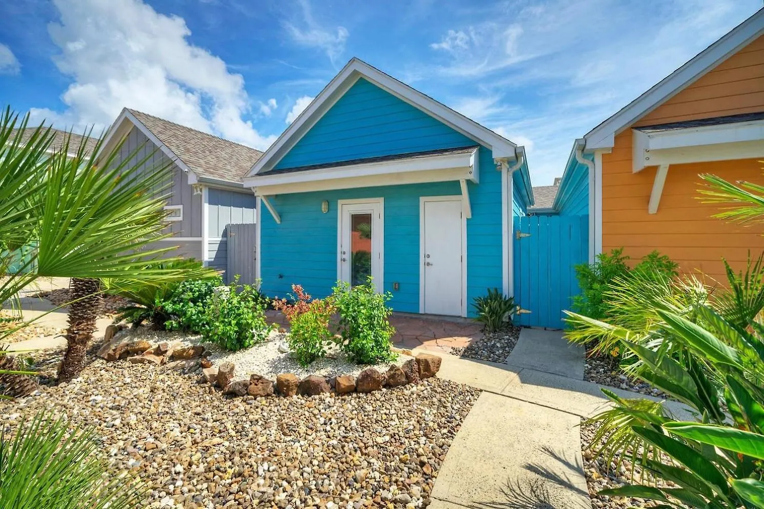 Coastal Vibe By Avantstay Sunset At The Pool And Playscape Holiday home *