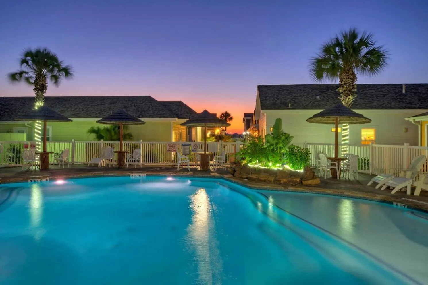 Holiday home Coastal Vibe By Avantstay Sunset At The Pool And Playscape Port Aransas