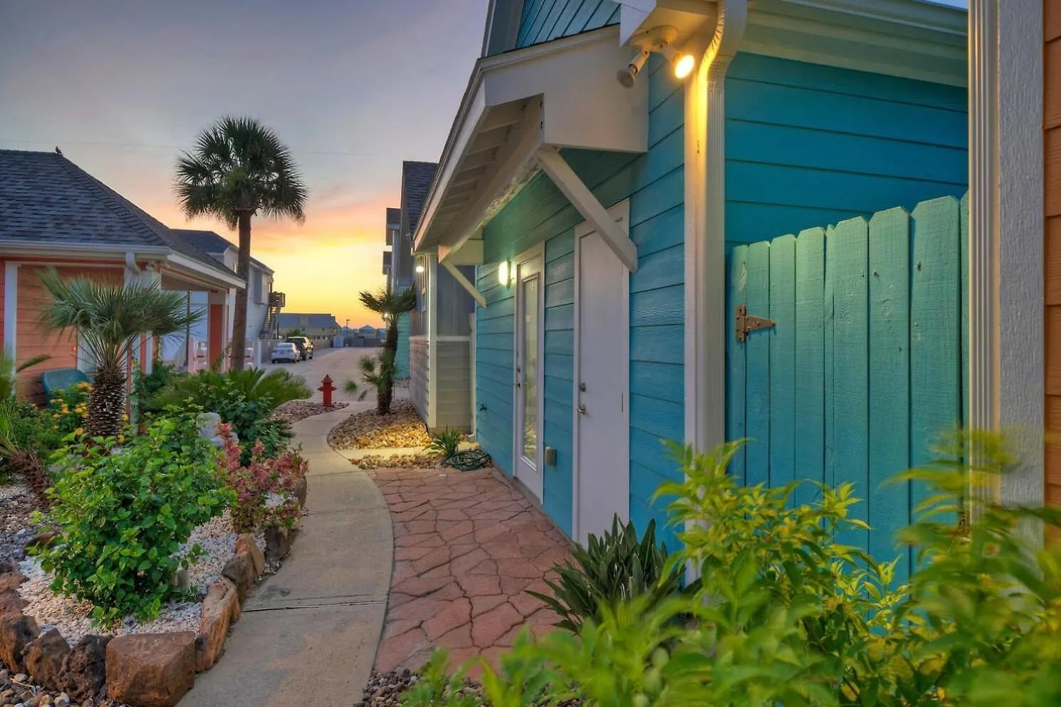 Holiday home Coastal Vibe By Avantstay Sunset At The Pool And Playscape *