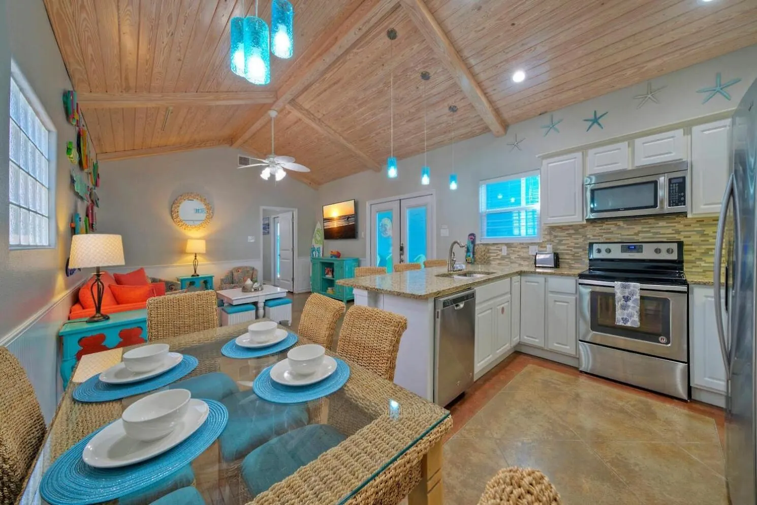 Holiday home Coastal Vibe By Avantstay Sunset At The Pool And Playscape *