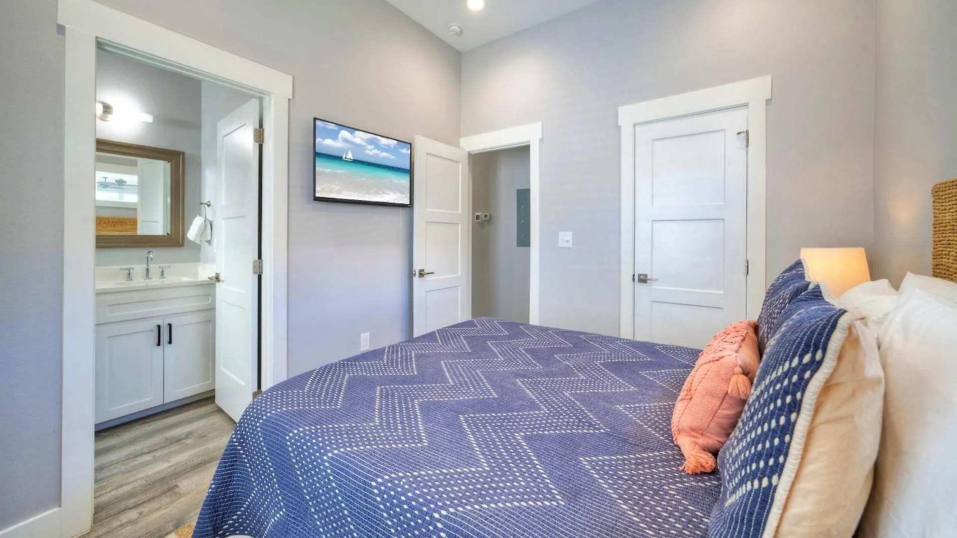 Holiday home Wild Horse By Avantstay Walk To Pool *