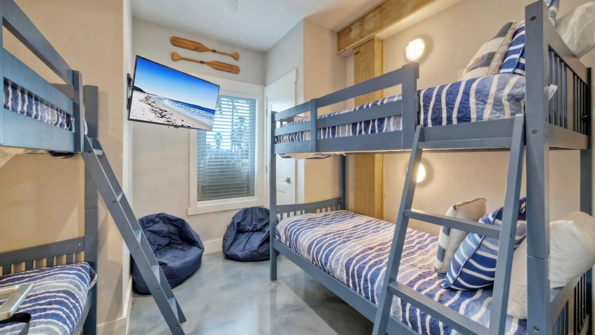 Wild Horse By Avantstay Walk To Pool Holiday home *