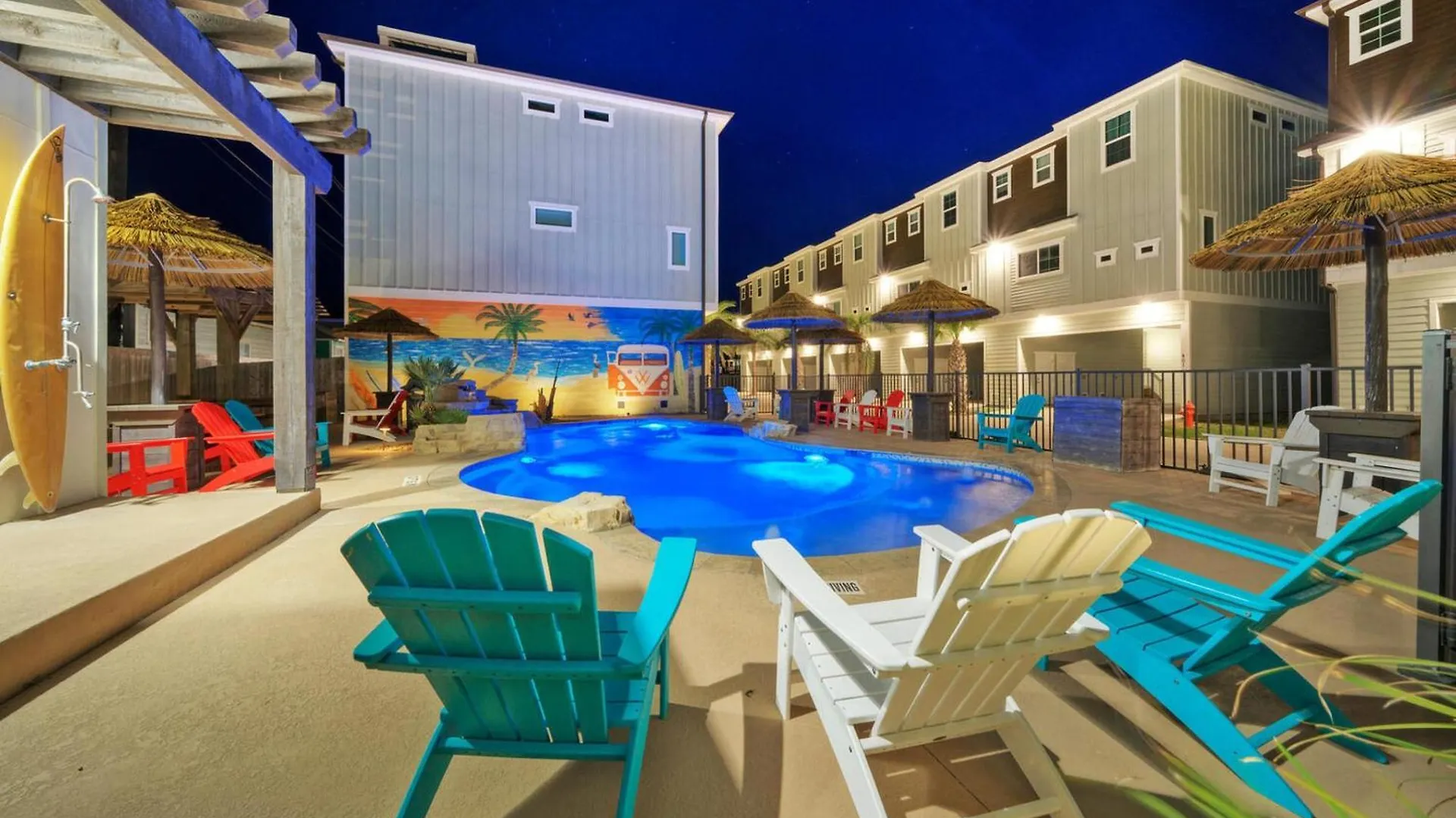 Holiday home The Blue Crab By Avantstay Pool Access Blocks To The Port Aransas
