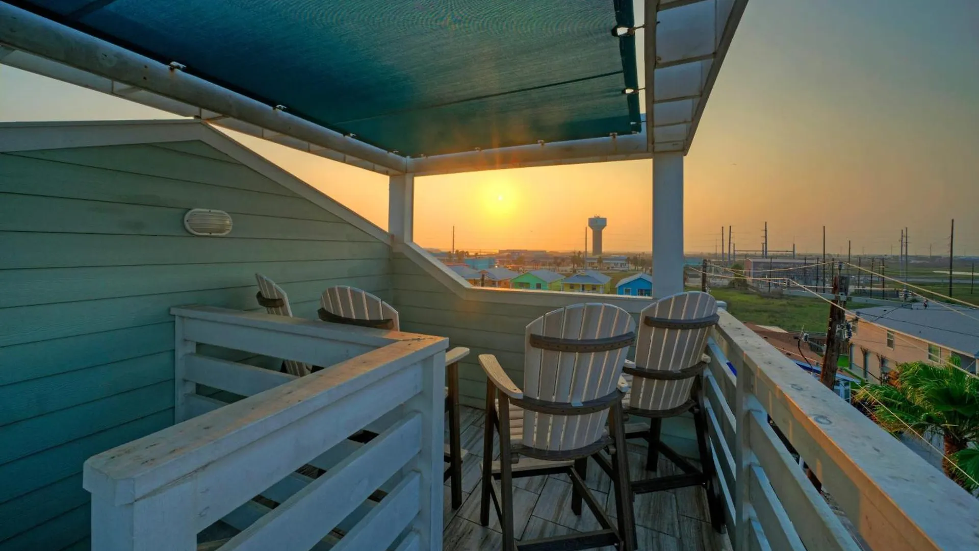 The Blue Crab By Avantstay Pool Access Blocks To The