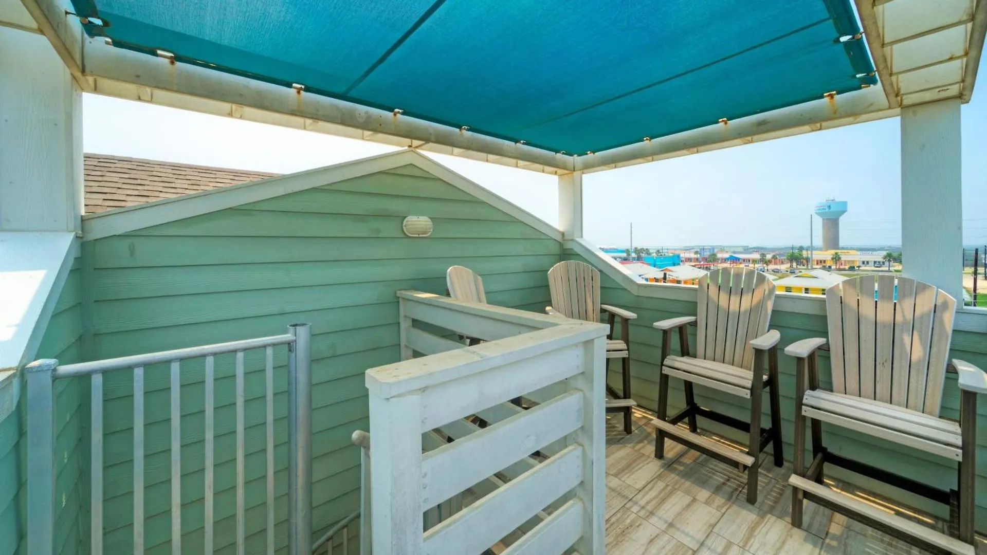 The Blue Crab By Avantstay Pool Access Blocks To The *