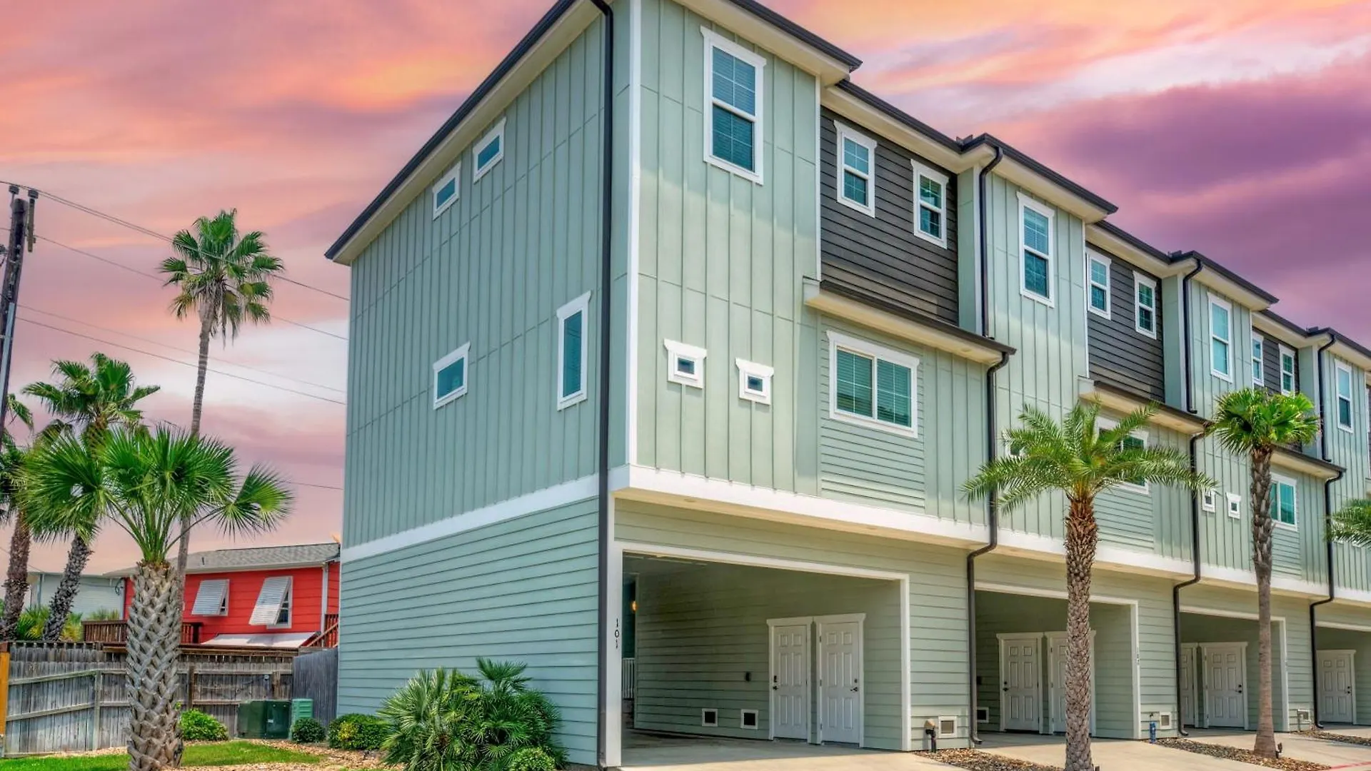 Holiday home The Blue Crab By Avantstay Pool Access Blocks To The *