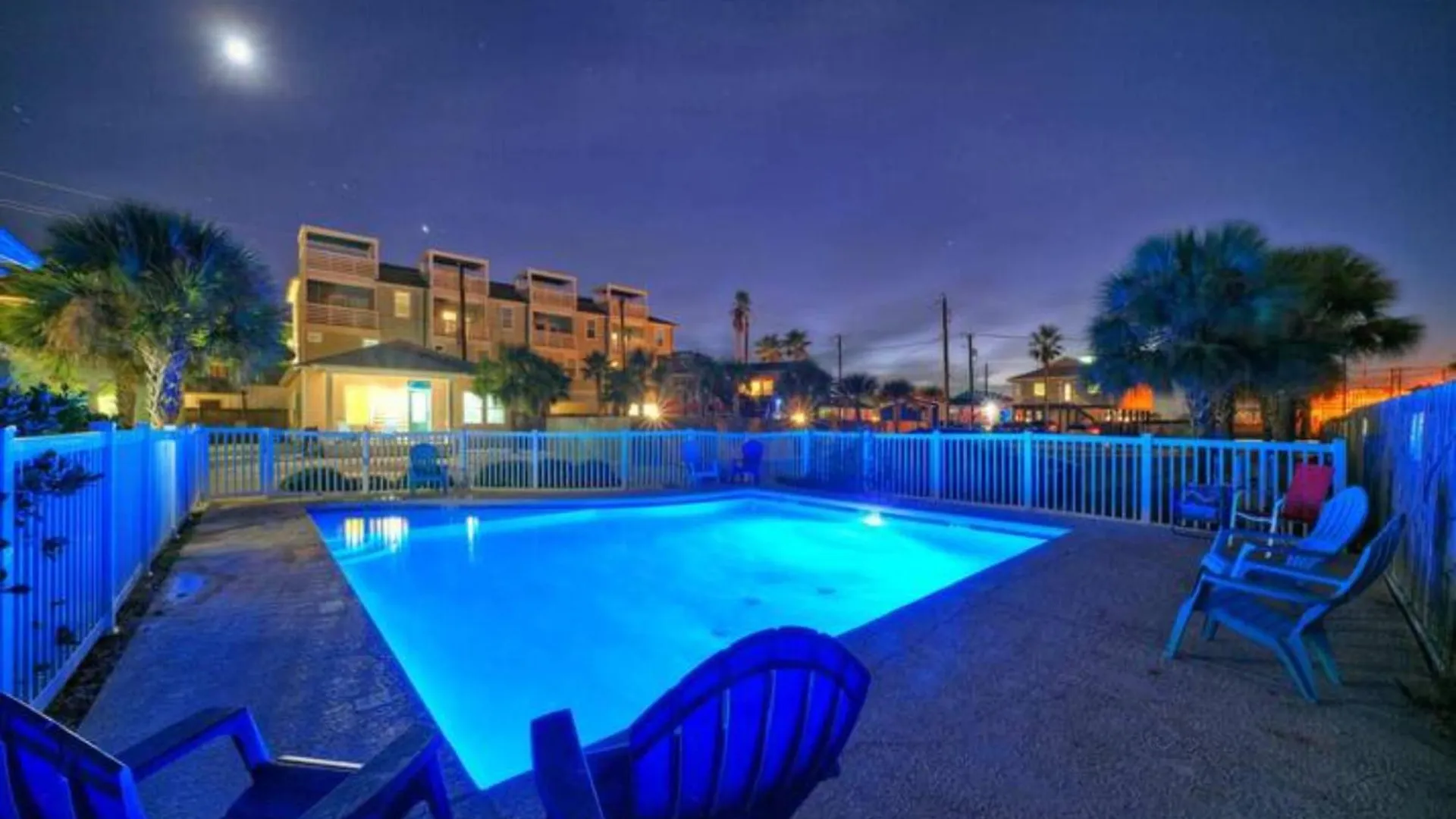 Bay Bliss By Avantstay Winter Texan Discounts Beachy Decor Pool Access Holiday home