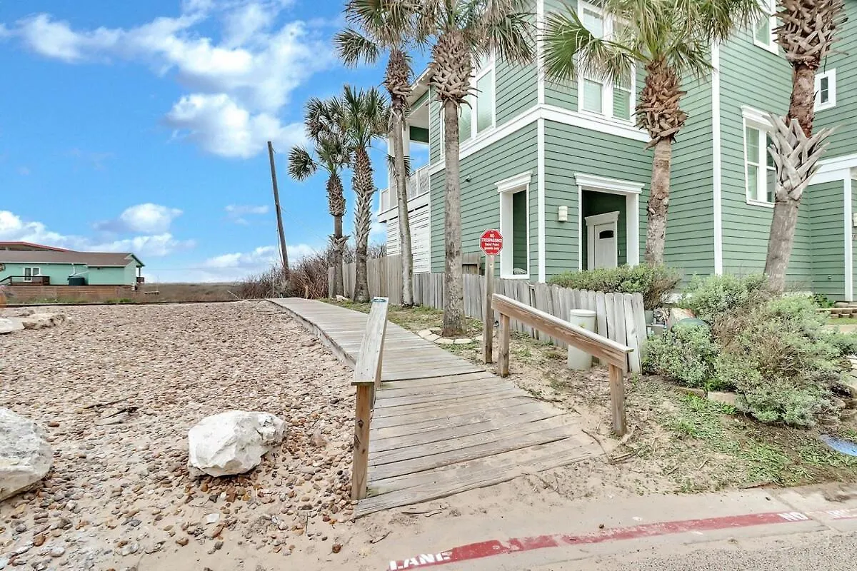 4 Bdrm With Ocean Views And Rooftop Deck! Holiday home Port Aransas
