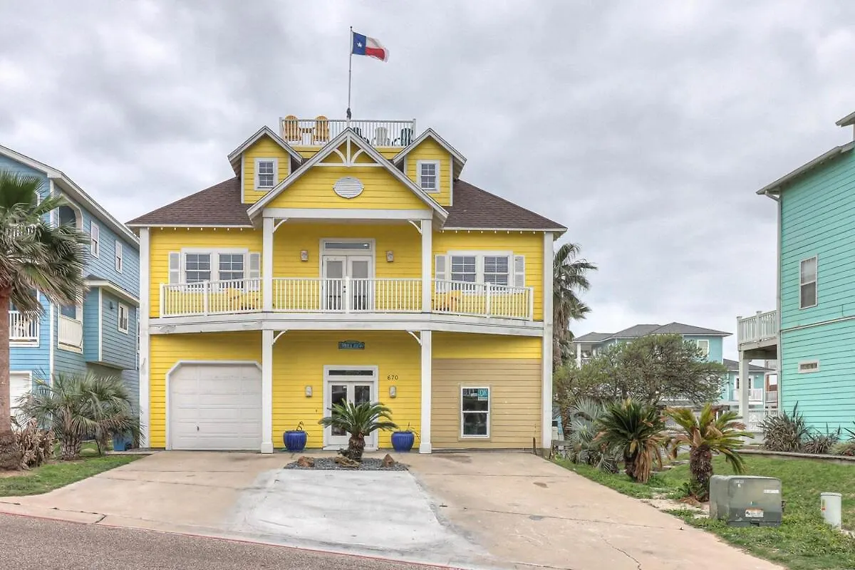 Holiday home 4 Bdrm With Ocean Views And Rooftop Deck! Port Aransas