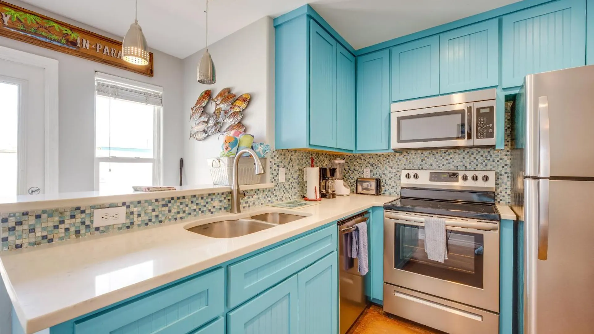 With Pool Access Steps To Beach! Apartment Port Aransas