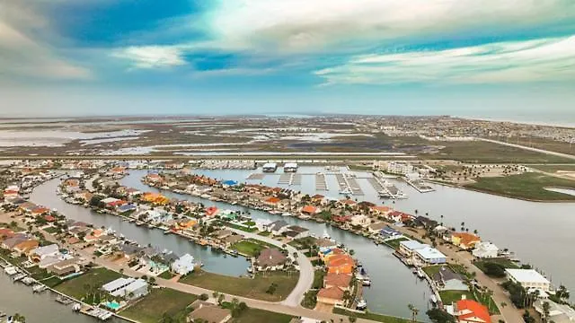 Marina Del Bell - Elevator Boat Slip For Rent * Port Aransas