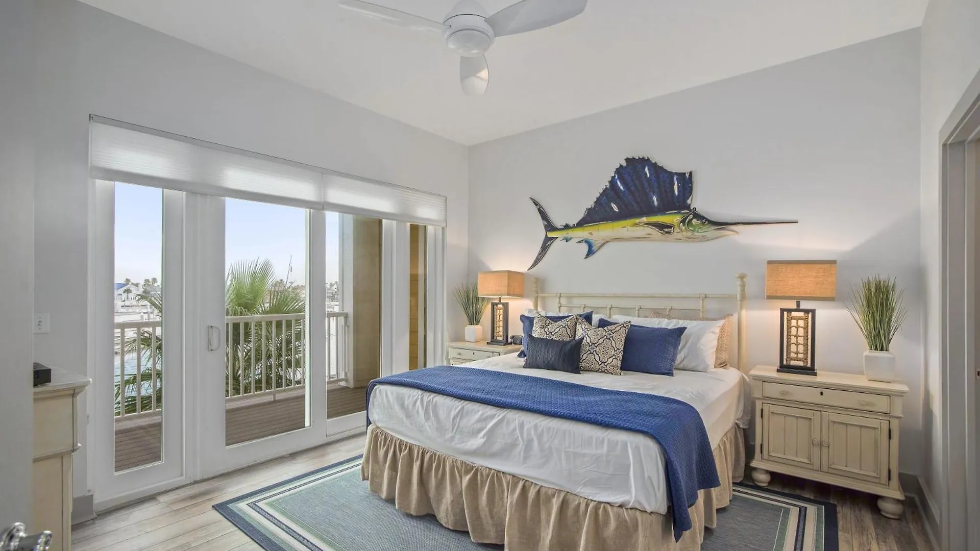 Marina Del Bell - Elevator Boat Slip For Rent Port Aransas