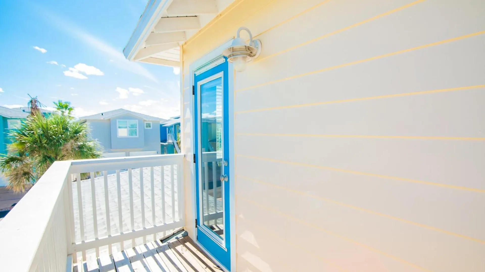Holiday home Bach Porch - Gear Credit Included 2 Shared Heated Pools *