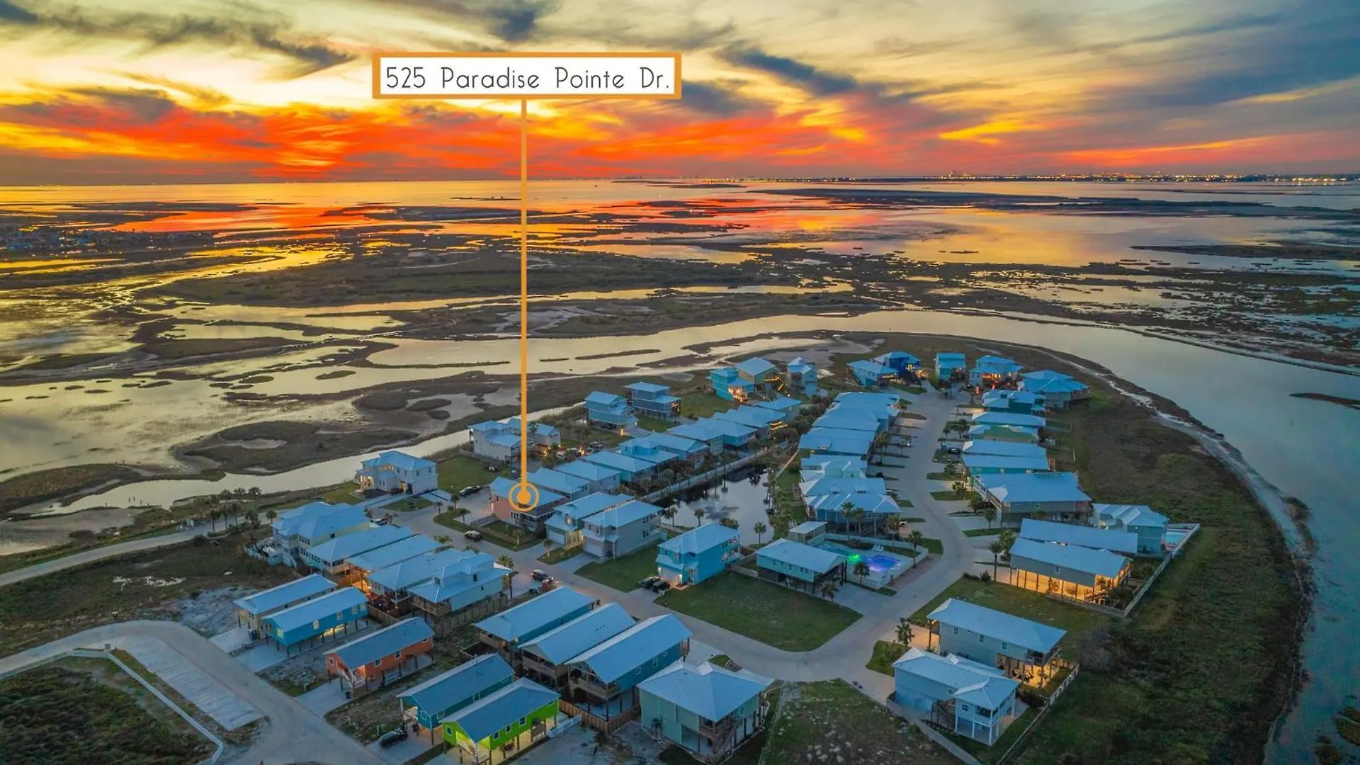 Holiday home Sunrise Paradise - Pet Friendly! Community Pool!