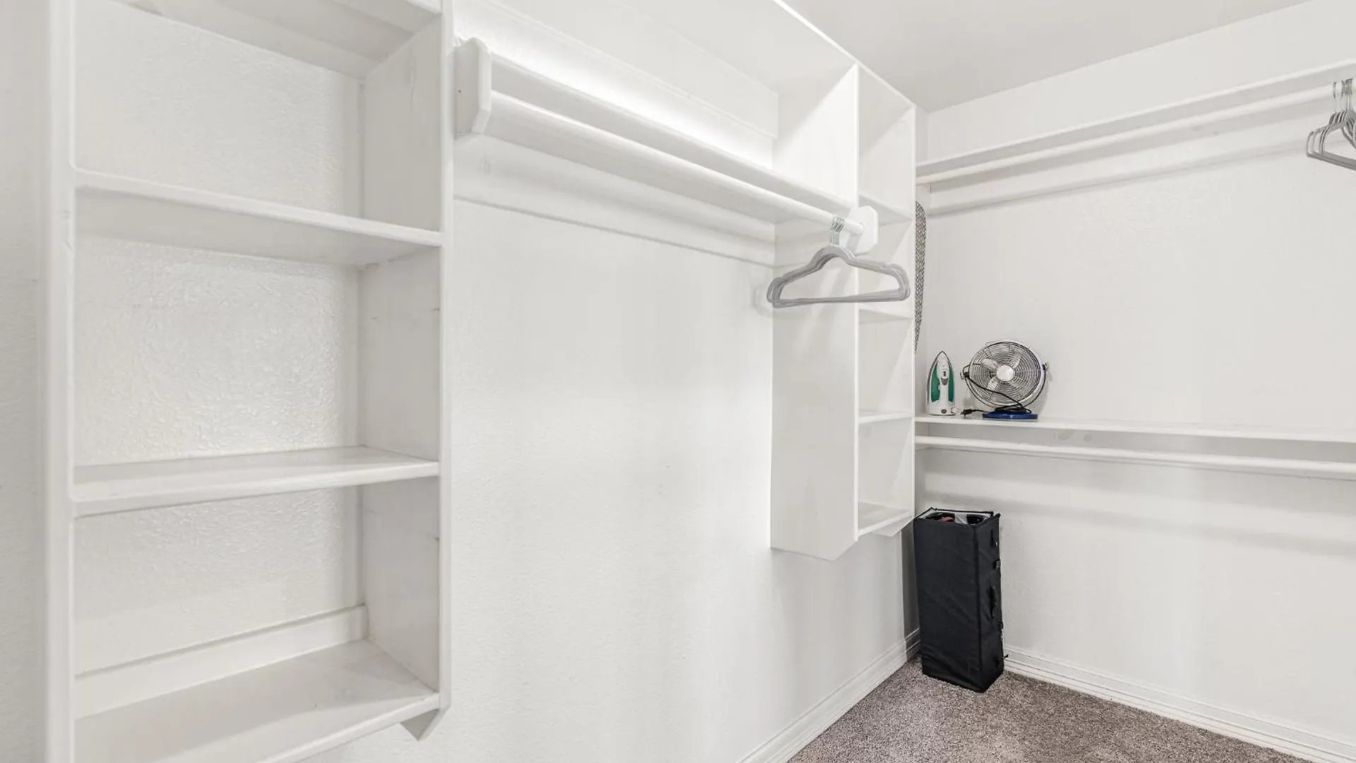 Sunrise Paradise - Pet Friendly! Community Pool! *