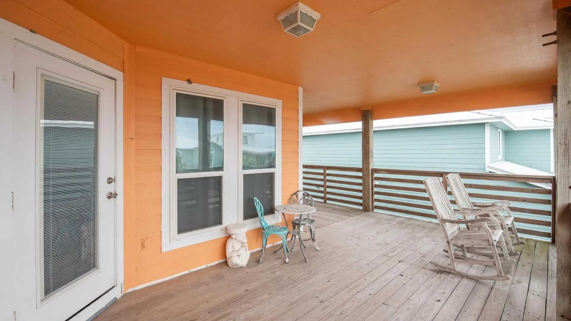 Sunrise Paradise - Pet Friendly! Community Pool! Port Aransas