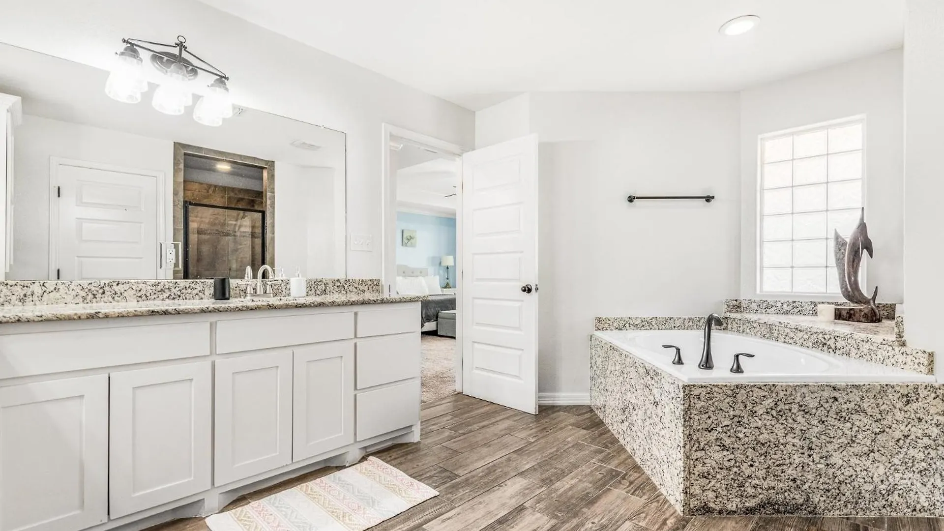 Sunrise Paradise - Pet Friendly! Community Pool! *