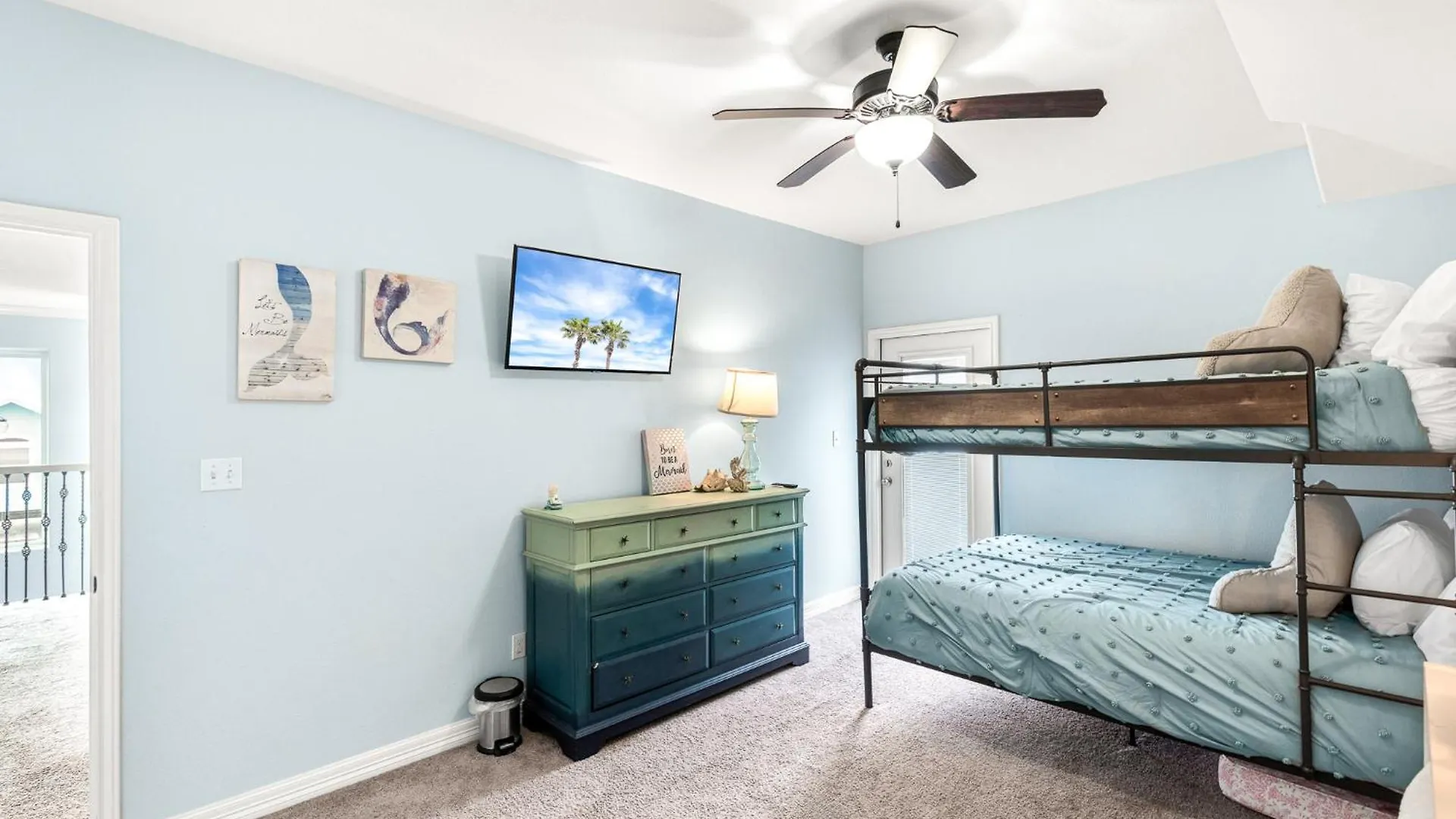 Sunrise Paradise - Pet Friendly! Community Pool! *