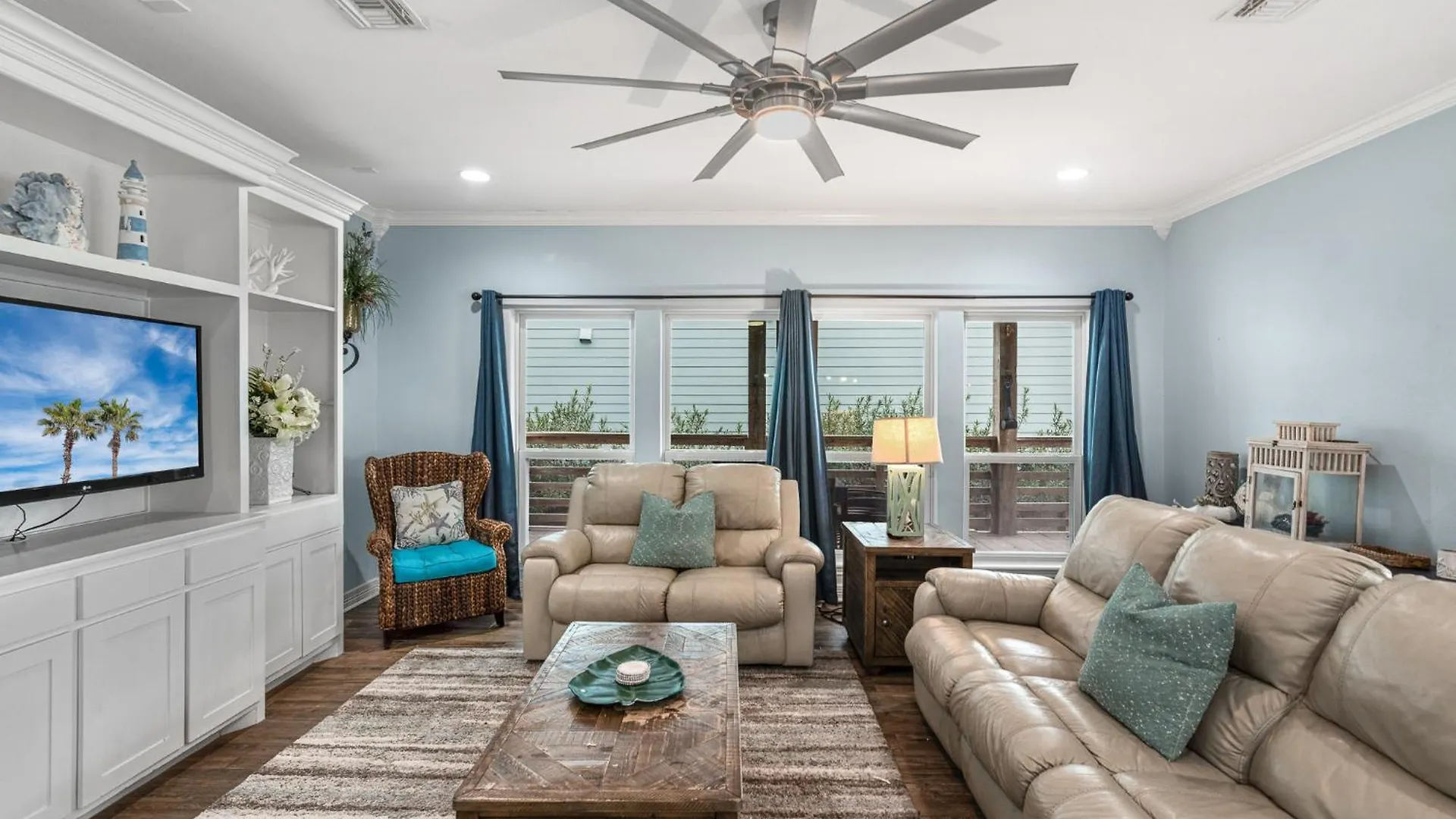 Sunrise Paradise - Pet Friendly! Community Pool! Holiday home